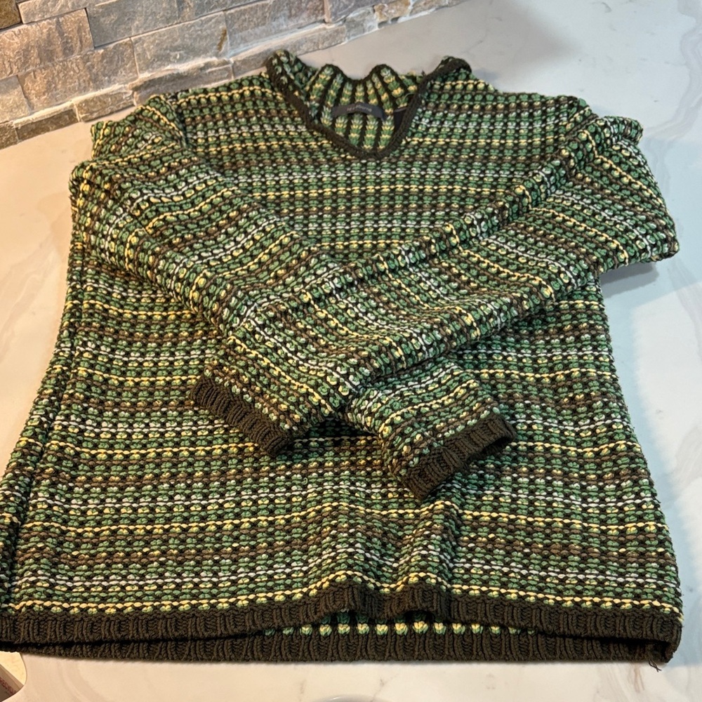 Liz Claiborne Men's V-Neck Sweater - Olive and Dark Brown